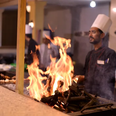 Ramada Plaza By Wyndham Karachi Airport Hotel-3